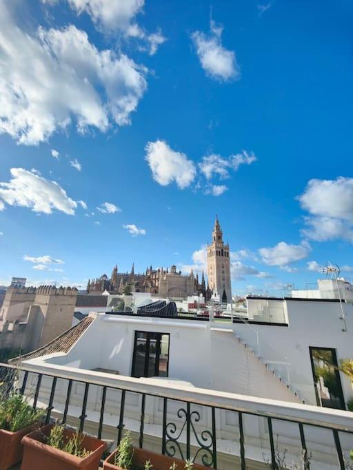 Lovely 1-Bedroom Loft With Terrace. Amazing View. Sevilla Dış mekan fotoğraf